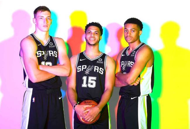 射手群的手 射手群的手