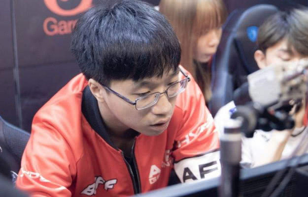 品牌也从色 品牌也从色